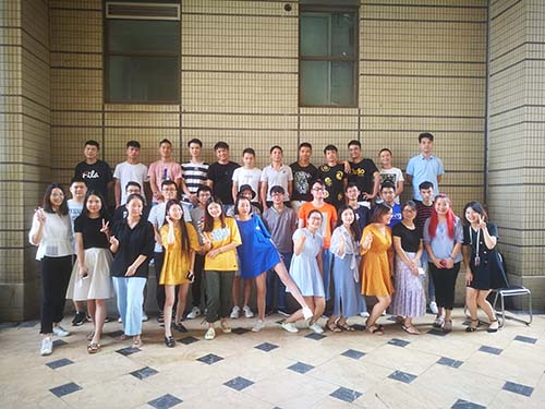 武汉鲁广中心UID1807-2班34人合照