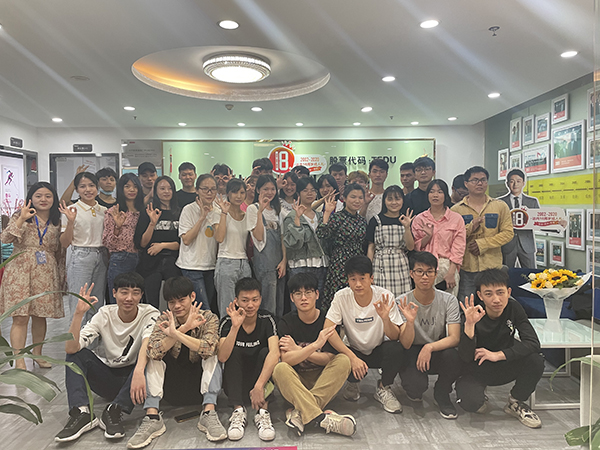 达内UI培训班2103开班盛况-广州客村中心-2103