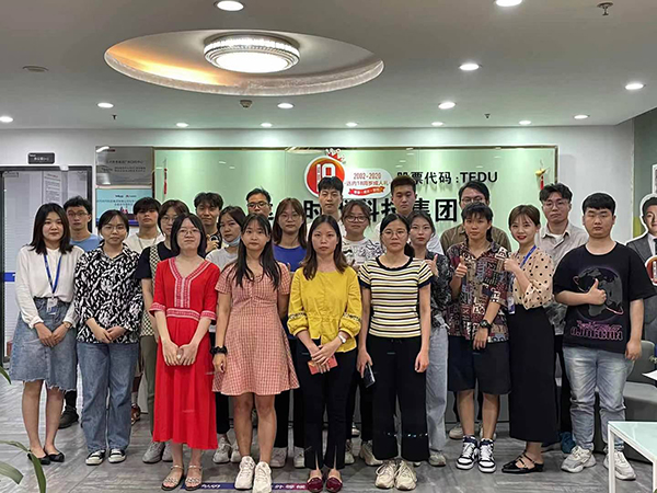 达内UI培训班2103开班盛况-广州客村中心-2103